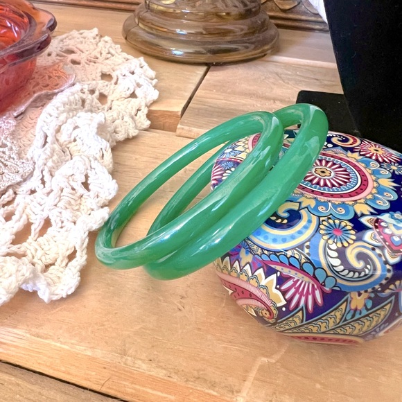 Vintage Hand Carved Green Jade Bangles Set Of 2 - Picture 1 of 4